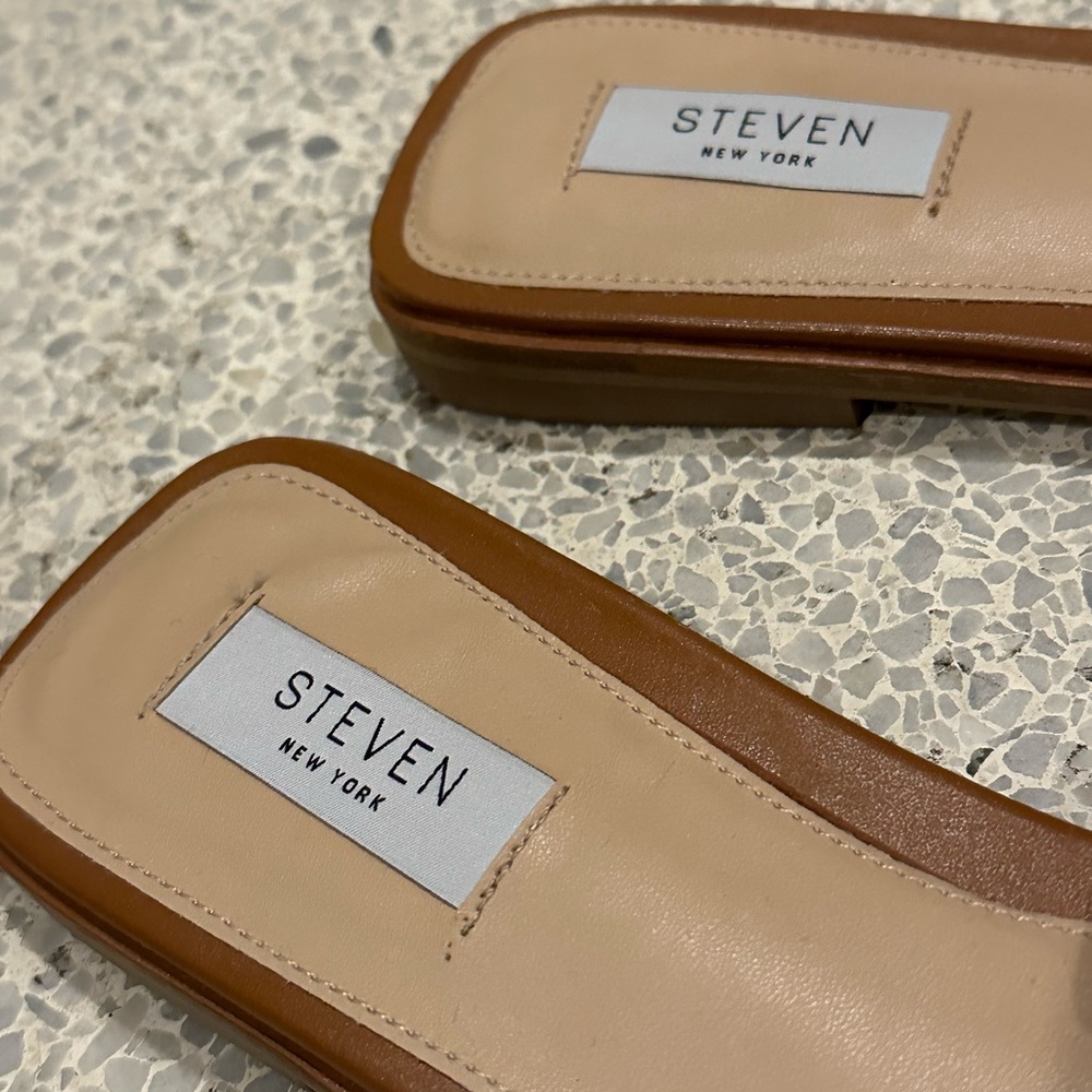 Steve Madden - Picture 2 of 3